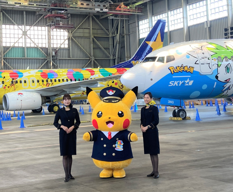 Pilot Pikachu in front of Pikachu BC1 and BC2